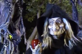 Snow White’s Earlier Disney Experience Was Wild and Creepy as Hell