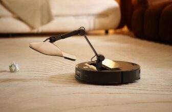 The Robotic Vacuum Arms Race Is Over, and the Unimaginable AI-Powered Roborock Saros Z70 Has Received