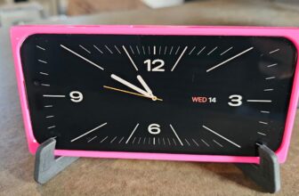 Find out how to flip your previous iPhone into an alarm clock