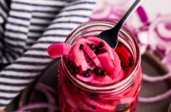 Easy methods to Make Pickled Pink Onions