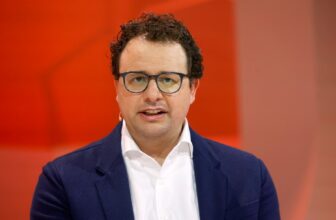 Anthropic Agrees to $1.5 Billion Settlement for Downloading Pirated Books to Prepare AI